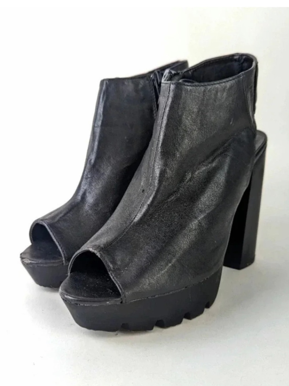 Qupid Black Open-Toe Platform Block Heel Sandals